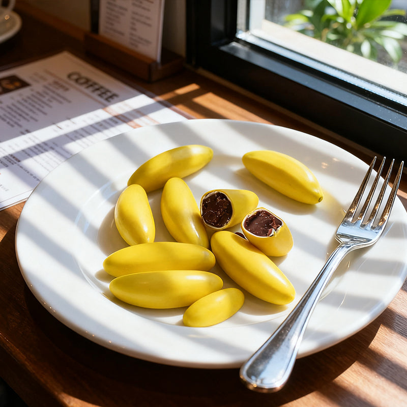 8.28oz/1boxed Banana shaped heart-shaped Chocolate,Party Snacks